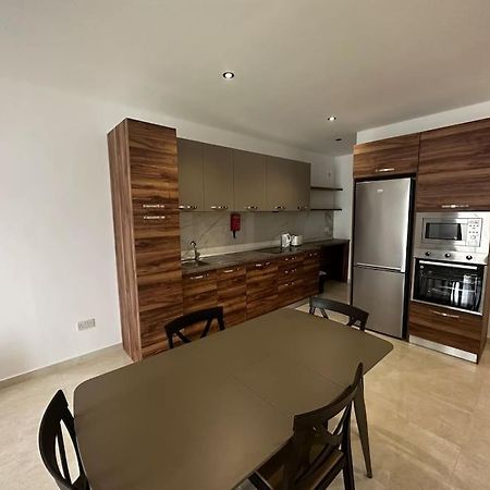Duplex Penthouse In Gzira Sleeps 6 Apartment Bagian luar foto