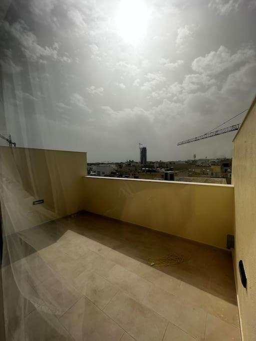 Duplex Penthouse In Gzira Sleeps 6 Apartment Bagian luar foto