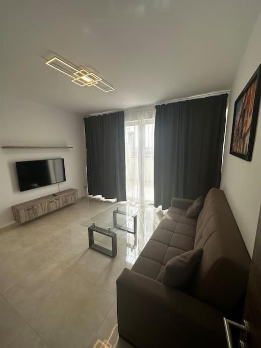 Duplex Penthouse In Gzira Sleeps 6 Apartment Bagian luar foto